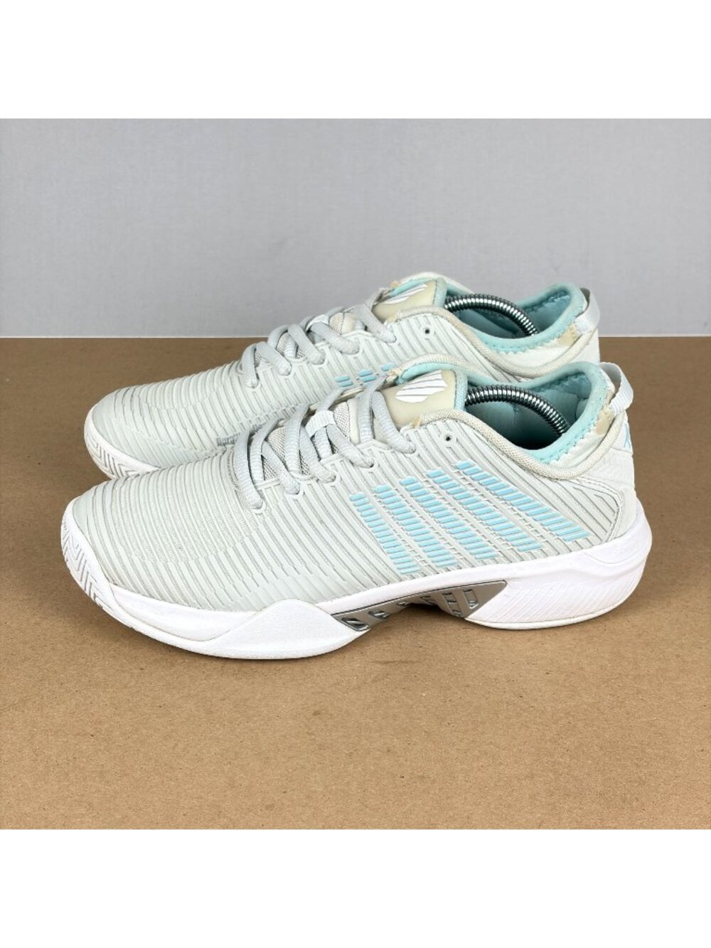 K-Swiss Hypercourt Express 2 Athletic Tennis Shoes Womens 8.5 White Blue Gray